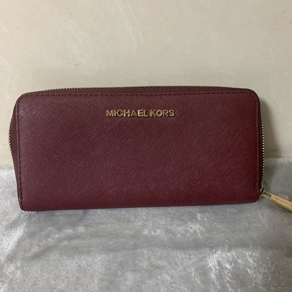Michael Kors Handbags - Michael Kors wallet